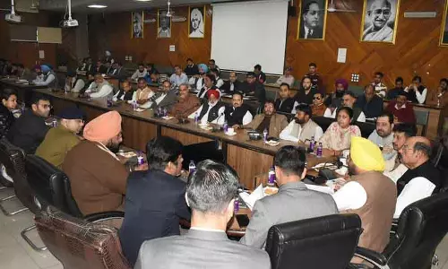 AAP और भाजपा नेता नगर निगम चुनाव के लिए तैयार AAP और भाजपा नेता नगर निगम चुनाव के लिए तैयार