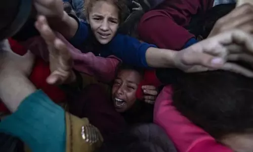 Gaza में इजरायली हमलों में करीब 100 लोगों की मौत