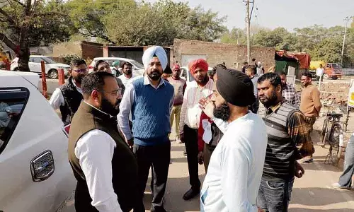 Mayor ने चल रहे विकास परियोजनाओं की प्रगति की समीक्षा के लिए दादू माजरा का दौरा किया