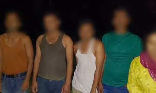Assam : घुसपैठ की कोशिश नाकाम, आठ बांग्लादेशी नागरिक पकड़े गए Assam : घुसपैठ की कोशिश नाकाम, आठ बांग्लादेशी नागरिक पकड़े गए