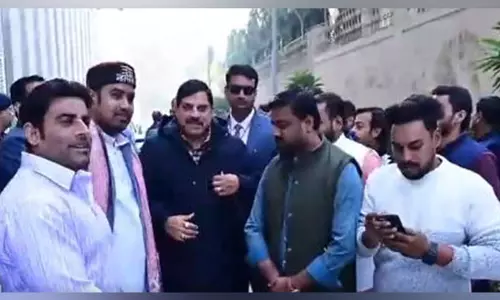 MP CM का ब्रिटेन और जर्मनी की छह दिवसीय यात्रा पूरी करने के बाद दिल्ली में गर्मजोशी से स्वागत किया गया