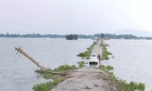 प्रतिकूल मौसम के कारण श्रीलंका में 463,000 से अधिक लोग प्रभावित, 15 की मौत प्रतिकूल मौसम के कारण श्रीलंका में 463,000 से अधिक लोग प्रभावित, 15 की मौत