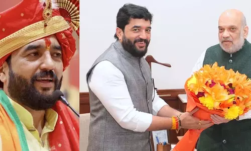 MH: मुरलीधर मोहोल होंगे मुख्यमंत्री? सोशल मीडिया पर पोस्ट कर कहा... MH: मुरलीधर मोहोल होंगे मुख्यमंत्री? सोशल मीडिया पर पोस्ट कर कहा...