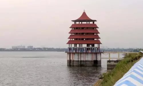 सेम्बारामबक्कम में बाढ़.. 5 घंटे में 10 गुना ज्यादा पानी: खौफ में चेन्नई