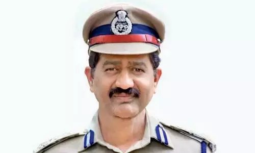 Telangana फोन टैपिंग मामला: पूर्व एसआईबी प्रमुख ने अमेरिका में राजनीतिक शरण मांगी Telangana फोन टैपिंग मामला: पूर्व एसआईबी प्रमुख ने अमेरिका में राजनीतिक शरण मांगी