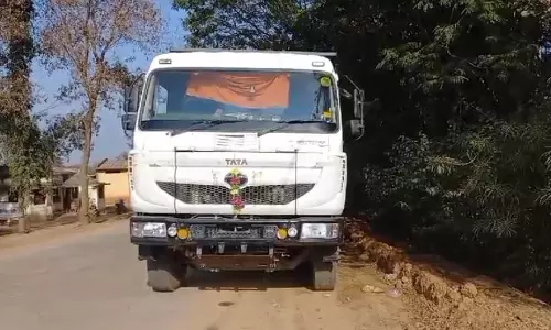 रेत का अवैध परिवहन, दो हाईवा जब्त