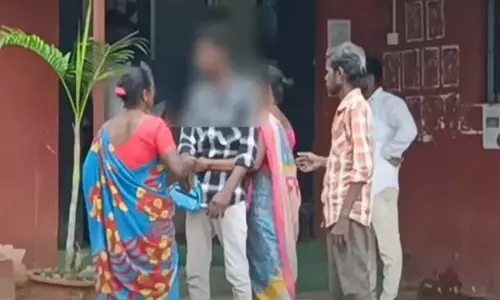 एक नर्स ने 12 युवकों को प्यार में फंसाकर दिया धोखा: बेटे की युवक से शादी की क्रूरता एक नर्स ने 12 युवकों को प्यार में फंसाकर दिया धोखा: बेटे की युवक से शादी की क्रूरता