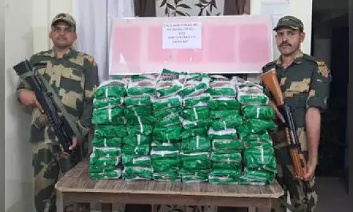 Assam : बीएसएफ गुवाहाटी फ्रंटियर ने 11 महीनों में 12.7 करोड़ रुपये मूल्य के मादक पदार्थ जब्त Assam : बीएसएफ गुवाहाटी फ्रंटियर ने 11 महीनों में 12.7 करोड़ रुपये मूल्य के मादक पदार्थ जब्त