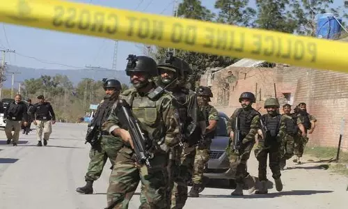Pakistan में हेलीकॉप्टर हमले में 17 आतंकवादी मारे गए Pakistan में हेलीकॉप्टर हमले में 17 आतंकवादी मारे गए