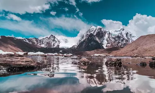 Sikkim के मुख्य सचिव ने 50वें राज्य दिवस की तैयारियों की समीक्षा के लिए बैठक