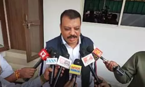 किसानों की खाद की समस्या पर उमंग सिंघार ने भाजपा को घेरा किसानों की खाद की समस्या पर उमंग सिंघार ने भाजपा को घेरा