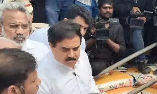 Andhra Pradesh : पवन ने चावल तस्करी को लेकर अधिकारियों और टीडीपी विधायक की खिंचाई की