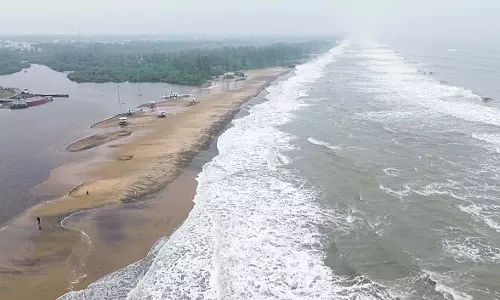 चक्रवात फेंगल का असर: भारी बारिश, हवाई और रेल सेवाएं प्रभावित...जानें लेटेस्ट अपडेट्स