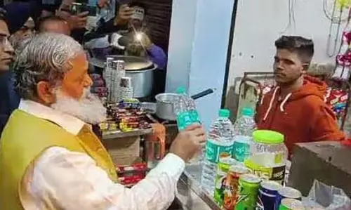 Haryana : विज ने कैथल बस स्टैंड पर दो रोडवेज कर्मचारियों को निलंबित किया