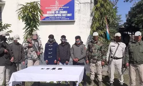 Manipur पुलिस ने जबरन वसूली और अवैध हथियार रखने के आरोप