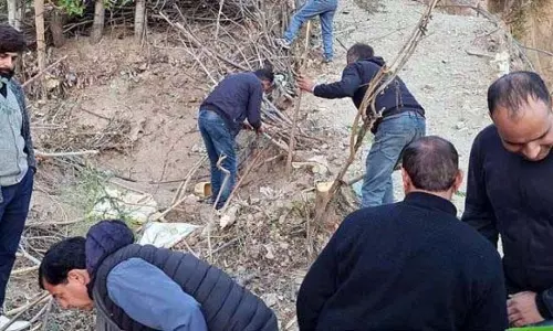 Doda में जिला सूचना केंद्र की जमीन पर 40 साल पुराना अतिक्रमण हटाया गया