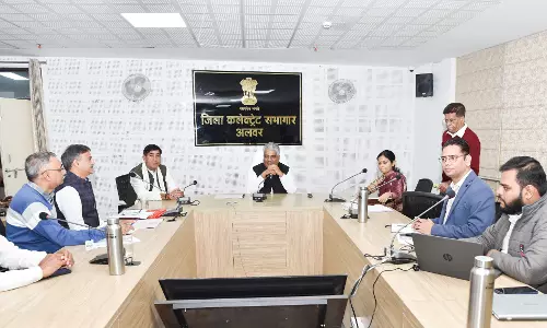 Alwar: केंद्रीय वन मंत्री ने ली अलवर रेलवे स्टेशन के विकास के संबंध में समीक्षा बैठक