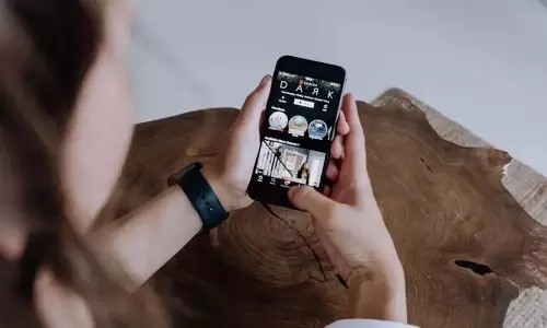 iPhone पर Netflix सब्सक्रिप्शन प्लान कैसे खरीदें और बदलें