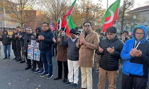 वाशिंगटन में PTI समर्थकों ने इस्लामाबाद पीड़ितों के लिए जनाजे की नमाज़ पढ़ी