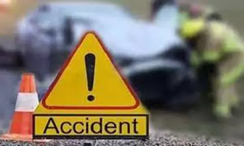 Bokaro:  सड़क दुर्घटना में बाइक सवार 2 युवक घायल, एक की हालत गंभीर