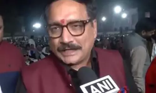 दिल्ली में पदयात्रा के दौरान बस मार्शल द्वारा केजरीवाल पर हमले के बाद AAP, बीजेपी आमने-सामने