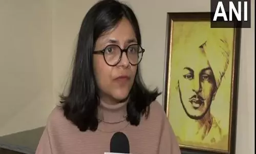 AAP सांसद स्वाति मालीवाल ने दिल्ली में खराब सड़कों का लगाया आरोप, CM आतिशी को ठहराया जिम्मेदार