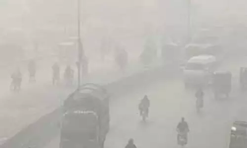Karachi में छाई धुंध, वायु गुणवत्ता बेहद अस्वस्थ स्तर पर पहुंची