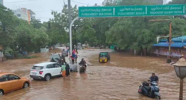 Cyclone Fengal: पुडुचेरी से लेकर विल्लुपुरम तक 500 मिमी ऐतिहासिक बारिश