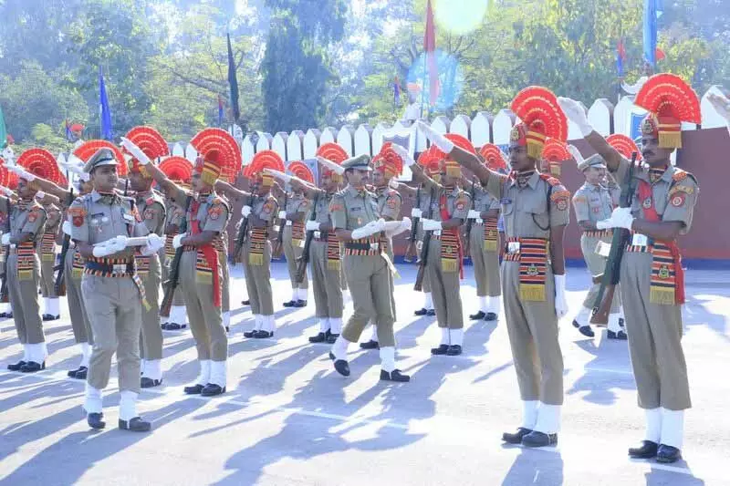 BSF ने 296 नवनियुक्त कांस्टेबलों के लिए पासिंग आउट परेड आयोजित की