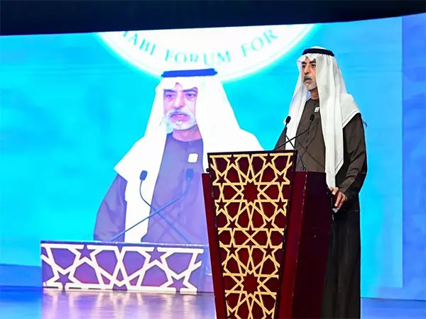 नाहयान बिन मुबारक Abu Dhabi फोरम फॉर पीस द्वारा आयोजित ईद अल इतिहाद समारोह में हुए शामिल नाहयान बिन मुबारक Abu Dhabi फोरम फॉर पीस द्वारा आयोजित ईद अल इतिहाद समारोह में हुए शामिल