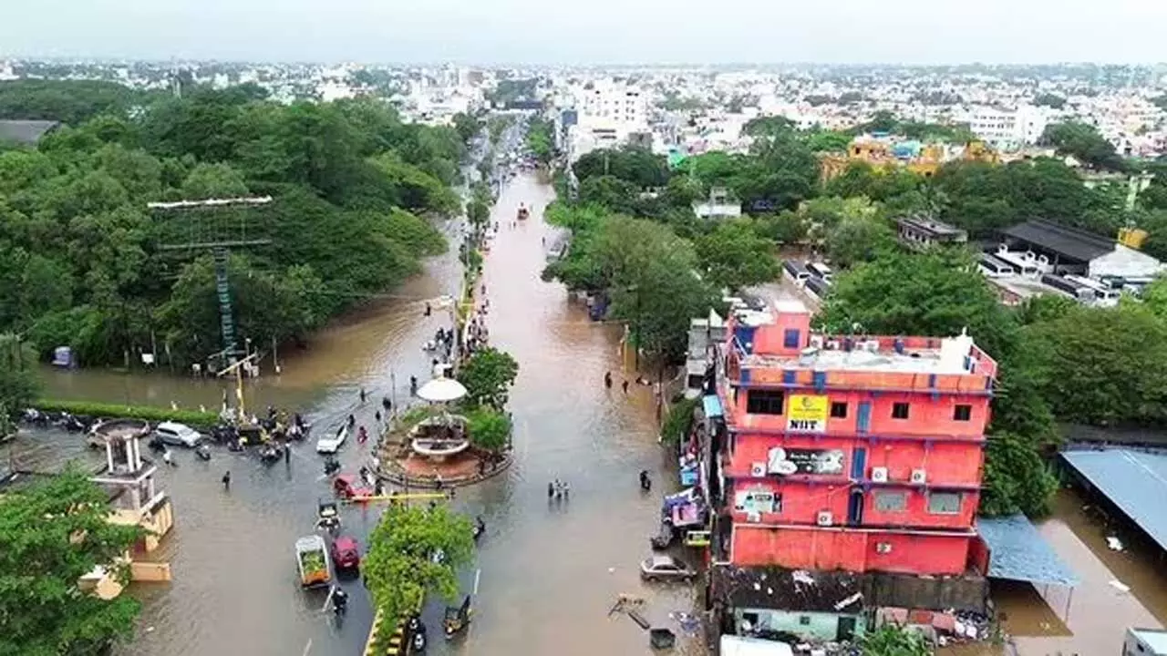 Cyclone Phanga: भारत और श्रीलंका में 19 से अधिक लोगों की मौत