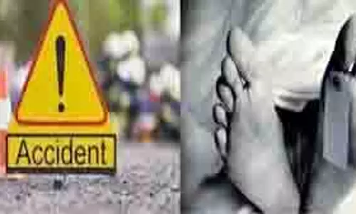 Andhra Pradesh: भीषण हादसा, कार और वैन की टक्कर, 3 लोगों की मौत Andhra Pradesh: भीषण हादसा, कार और वैन की टक्कर, 3 लोगों की मौत