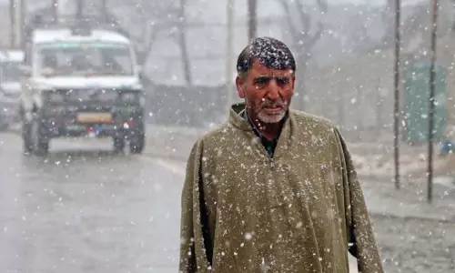 J&K: ऊंचे इलाकों में ताजा बर्फबारी