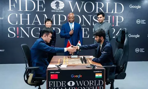 World Chess Championship: गुकेश ने 4वें गेम में डिंग लिरेन को काले मोहरों से हराया World Chess Championship: गुकेश ने 4वें गेम में डिंग लिरेन को काले मोहरों से हराया