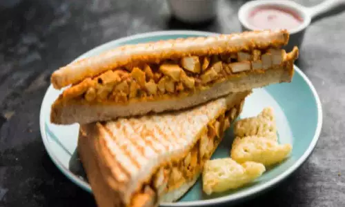 Breakfast : सुबह नाश्ते में फटाफट बनाएं पनीर टिक्का सैंडविच Breakfast : सुबह नाश्ते में फटाफट बनाएं पनीर टिक्का सैंडविच
