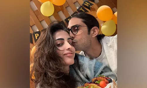 Prateik Babbar ने अपने 38वें जन्मदिन पर मंगेतर प्रिया बनर्जी के साथ तस्वीरें शेयर कीं