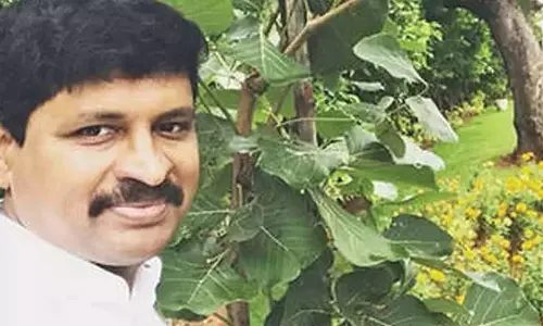 Telangana: संतोष कुमार को मिला पुरस्कार Telangana: संतोष कुमार को मिला पुरस्कार