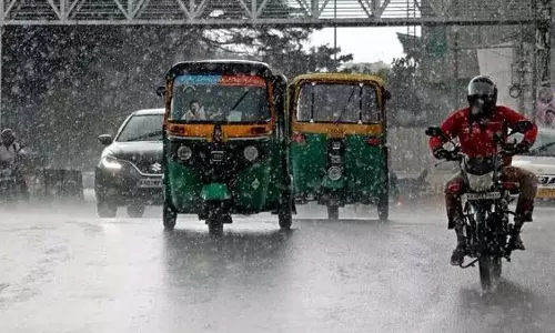 Bengaluru में चक्रवात फेंगल, भारी बारिश