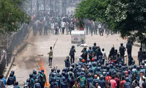 पाकिस्तान में हिंसा में मरने वालों की संख्या बढ़कर 124 हुई पाकिस्तान में हिंसा में मरने वालों की संख्या बढ़कर 124 हुई