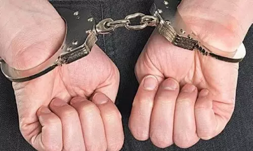 Odisha: ओडिशा में नाबालिग से बलात्कार के आरोप में 65 वर्षीय व्यक्ति गिरफ्तार Odisha: ओडिशा में नाबालिग से बलात्कार के आरोप में 65 वर्षीय व्यक्ति गिरफ्तार