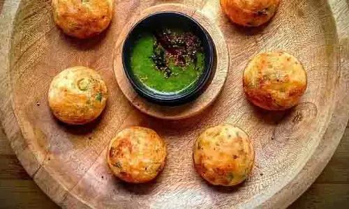 Sooji Appe Recipe: नाश्ते में बनाकर परोसें स्वादिष्ट सूजी के अप्पे Sooji Appe Recipe: नाश्ते में बनाकर परोसें स्वादिष्ट सूजी के अप्पे