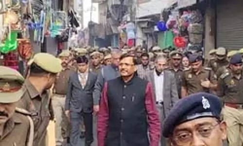 हिंसा की जांच के लिए न्यायिक आयोग की टीम संभल पहुंची हिंसा की जांच के लिए न्यायिक आयोग की टीम संभल पहुंची