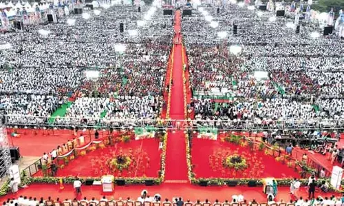 CM Revanth Reddy ने फसल ऋण माफी के लिए 2,747 करोड़ रुपये जारी किए CM Revanth Reddy ने फसल ऋण माफी के लिए 2,747 करोड़ रुपये जारी किए
