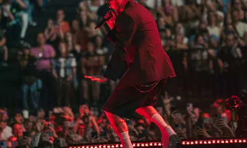 Justin Timberlake ने पीठ की चोट के बाद तीसरा टूर शो रद्द किया