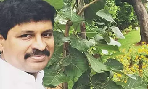 Telangana : संतोष कुमार को मिला पुरस्कार Telangana : संतोष कुमार को मिला पुरस्कार