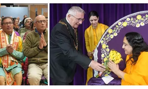 ब्रिटेन में प्रवासी भारतीय भक्ति के दिव्य अमृत में डूबे ब्रिटेन में प्रवासी भारतीय भक्ति के दिव्य अमृत में डूबे