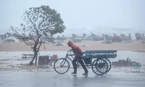 Cyclone Fengal: नेल्लोर जिले में भारी बारिश