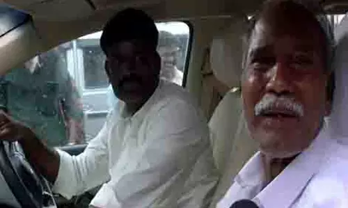 चक्रवात फेंगल के कारण पुडुचेरी में 30 साल में सबसे अधिक बारिश, Chennai में लोकल ट्रेन सेवाएं शुरू