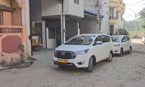 ट्रांसपोर्ट व्यवसाई पर आयकर विभाग का छापा, 50 किलो सोना और 5 करोड़ की नगदी बरामद