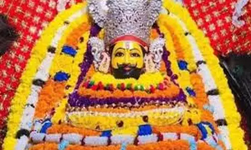Khatushyam Temple: राजस्थान का ये प्रसिद्ध मंदिर रहा हैं राजपूताना वैभव का भी प्रतीक Khatushyam Temple: राजस्थान का ये प्रसिद्ध मंदिर रहा हैं राजपूताना वैभव का भी प्रतीक